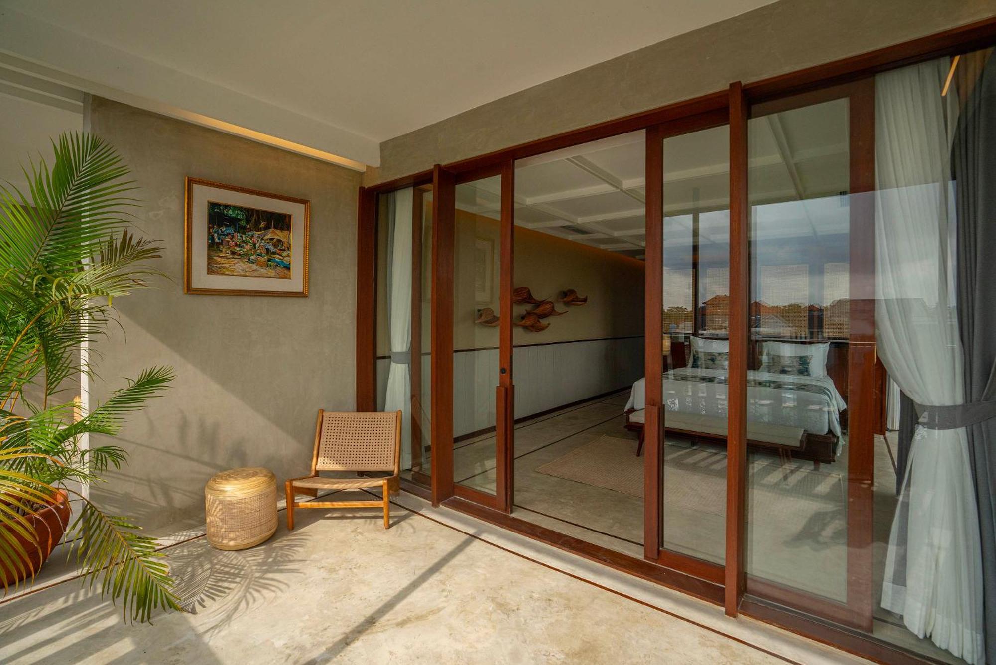 King Suite Balcony,1539273823:JPEG